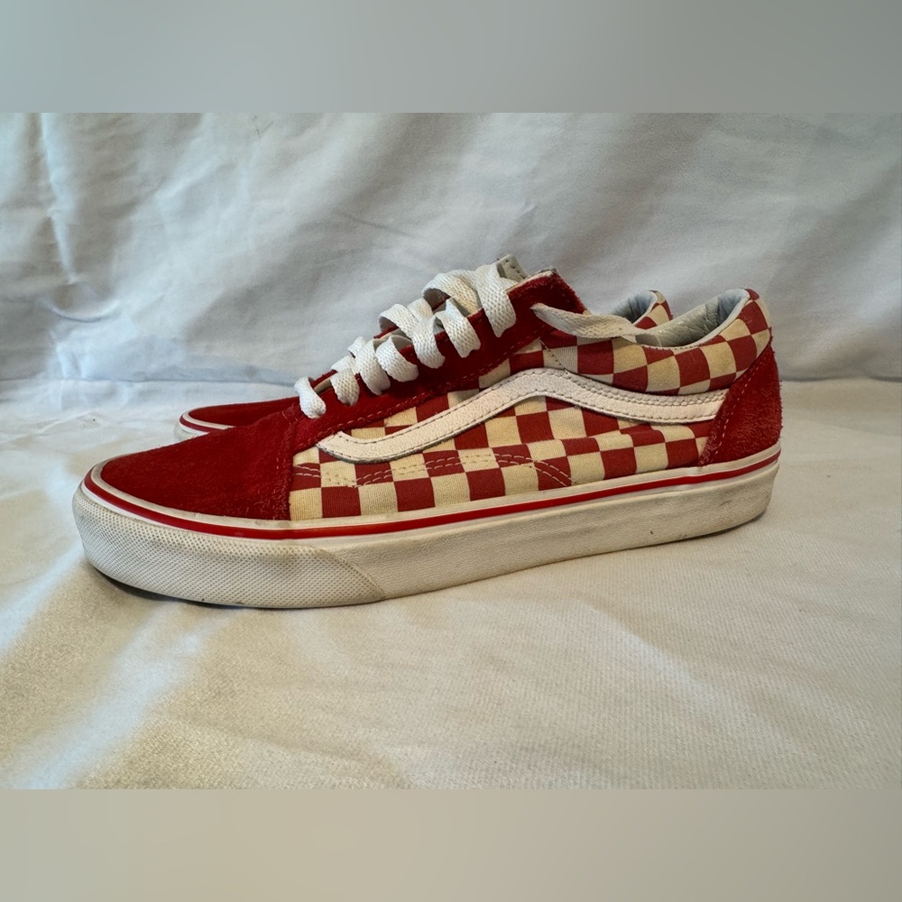 Vans Checkered Women’s 9 Men’s 7.5